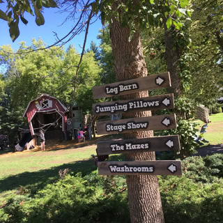 Saunders Farm Diractional Signs